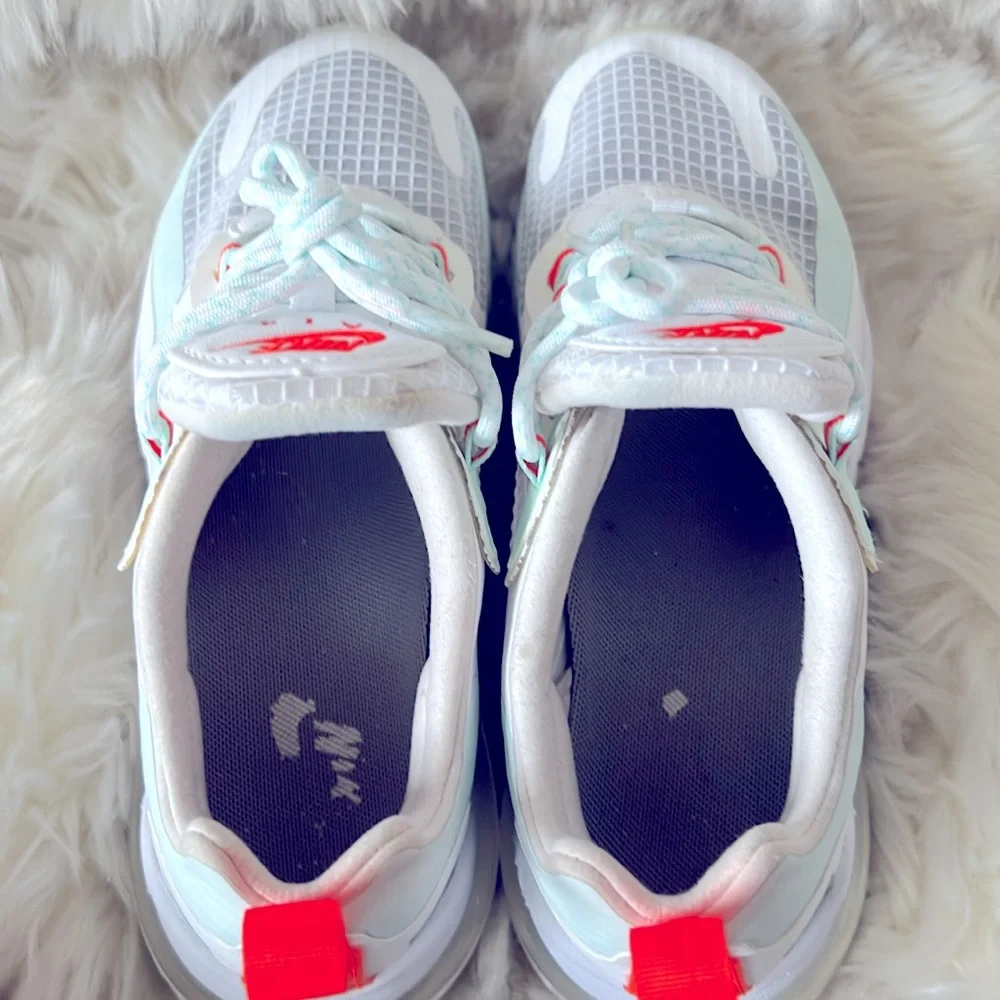EUC Nike Airs - Picture 6 of 6